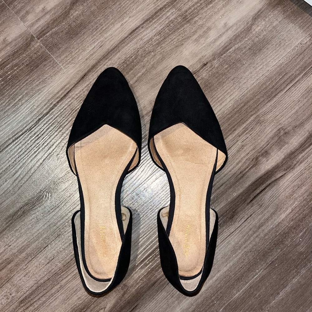 Black Pointed Toe Flats